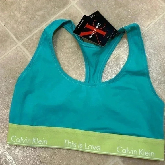 Calvin Klein - Picture 1 of 2